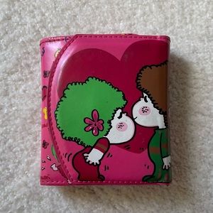 Super cute 🥰 wallet for the young and young at heart!